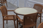 Качественни, кафяви пластмасови столове